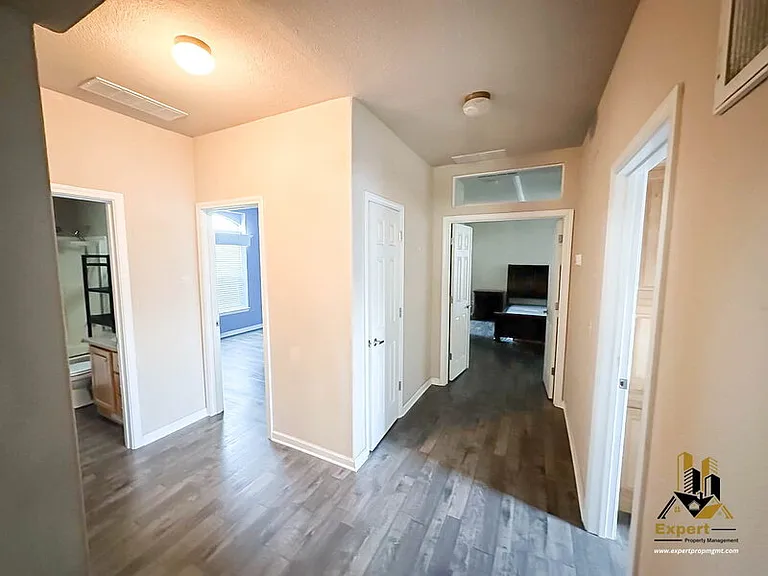 318 Hickory St — Photo 5