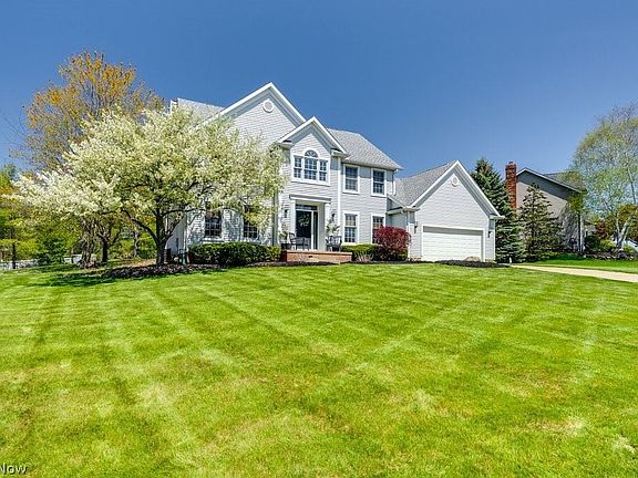3rd image of 823 Woodhaven Dr