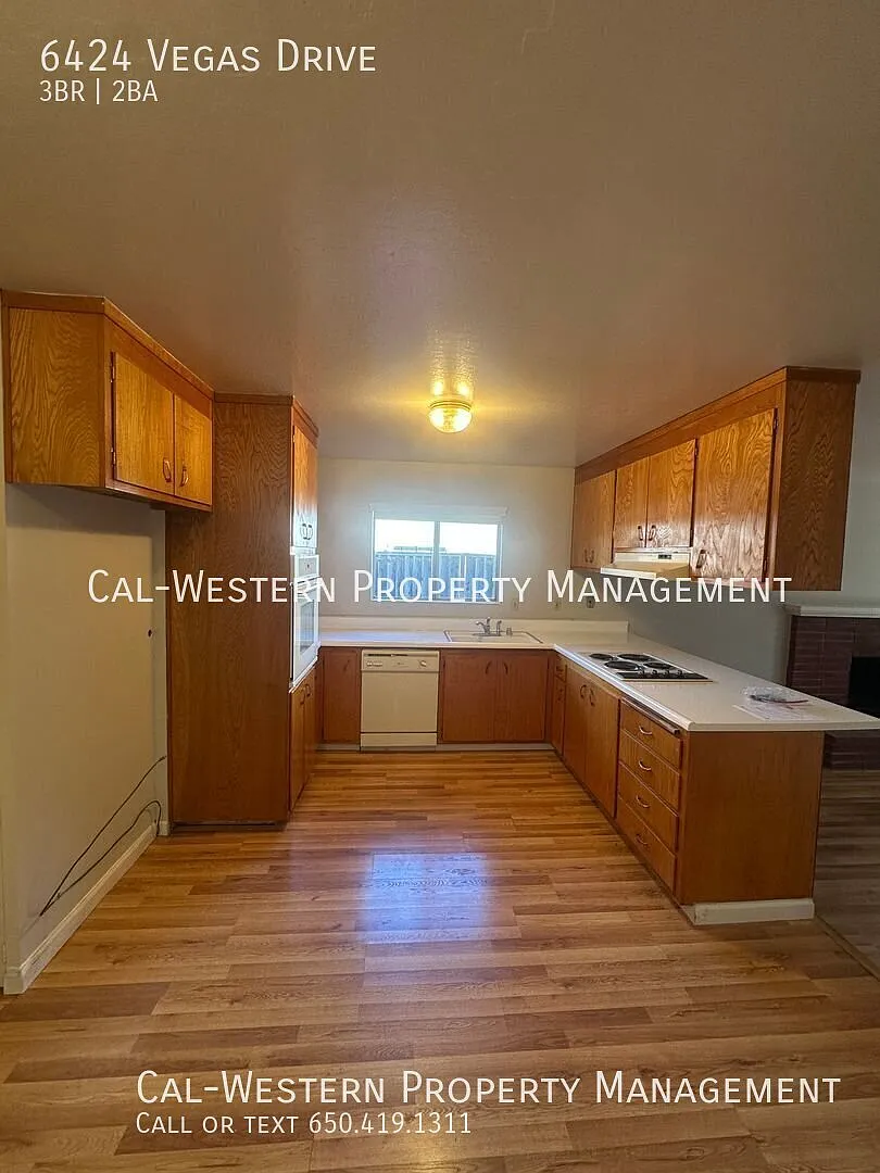 Almaden Home! Corner lot, great location! — Photo 4