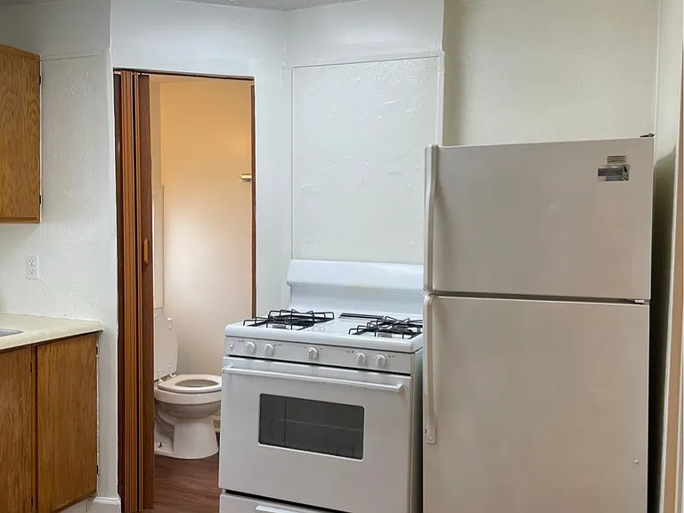 1523 S J St #3 — Photo 5