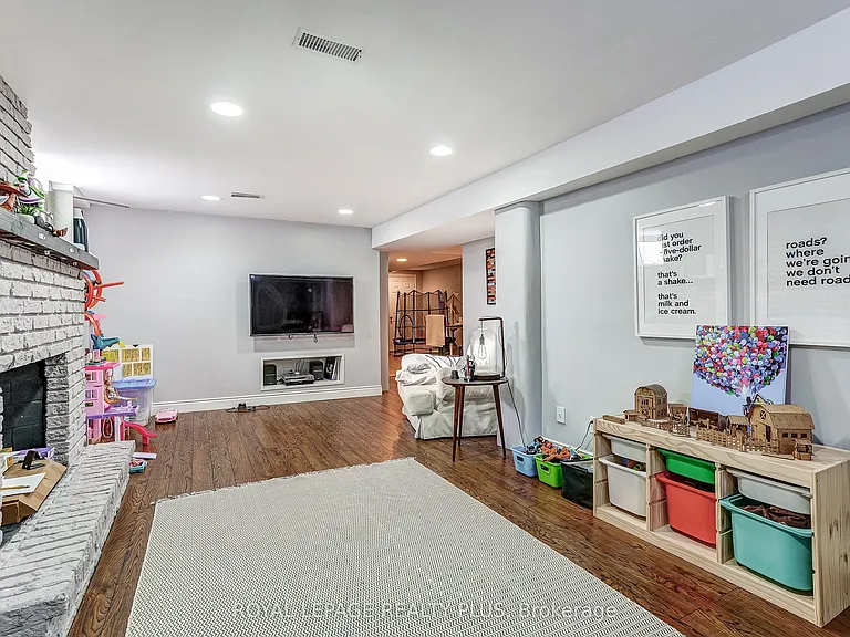 1980 Hartland Dr — Photo 21