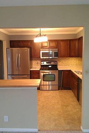 Kitchen with bar area