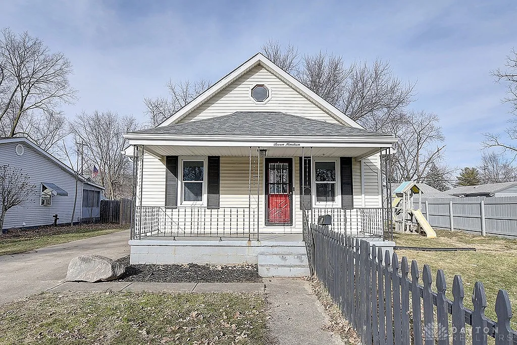 719 Forest Ave photo 1