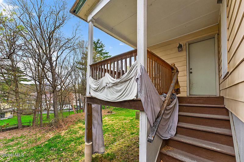 32nd image of 7 Broadview Terrace