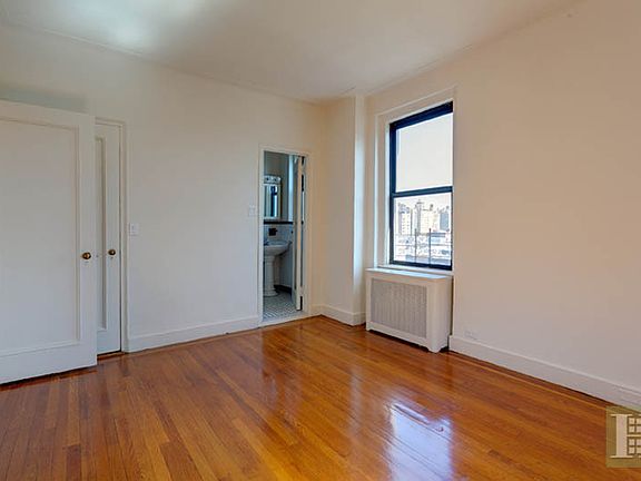 4th image of 222 W 83rd St APT 12B