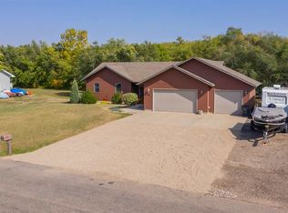 1680 64th St NW, Minot, ND 58703