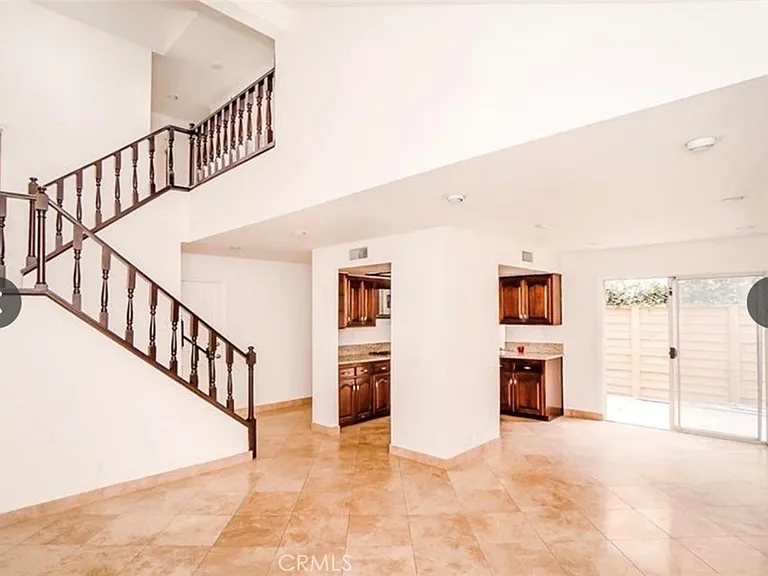 9846 California Ave — Photo 2