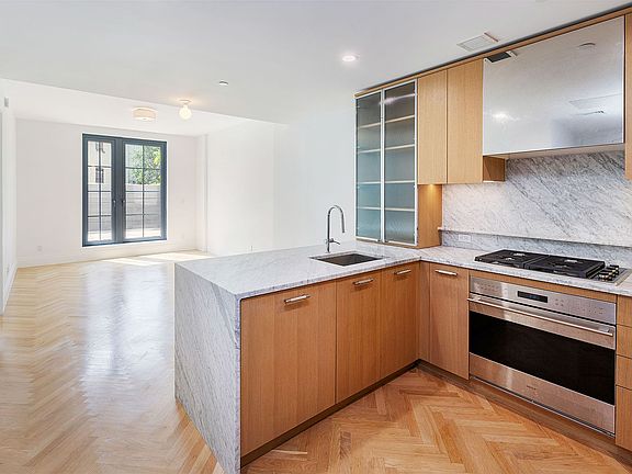 3rd image of 300 W 122nd St #5M