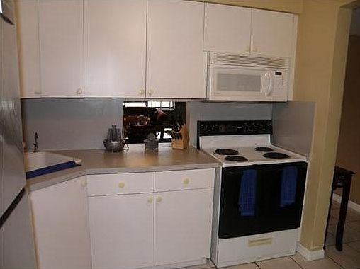 1st image of 1400 NE 191st St APT 320