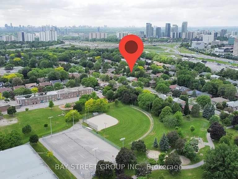 147 Roywood Dr — Photo 33