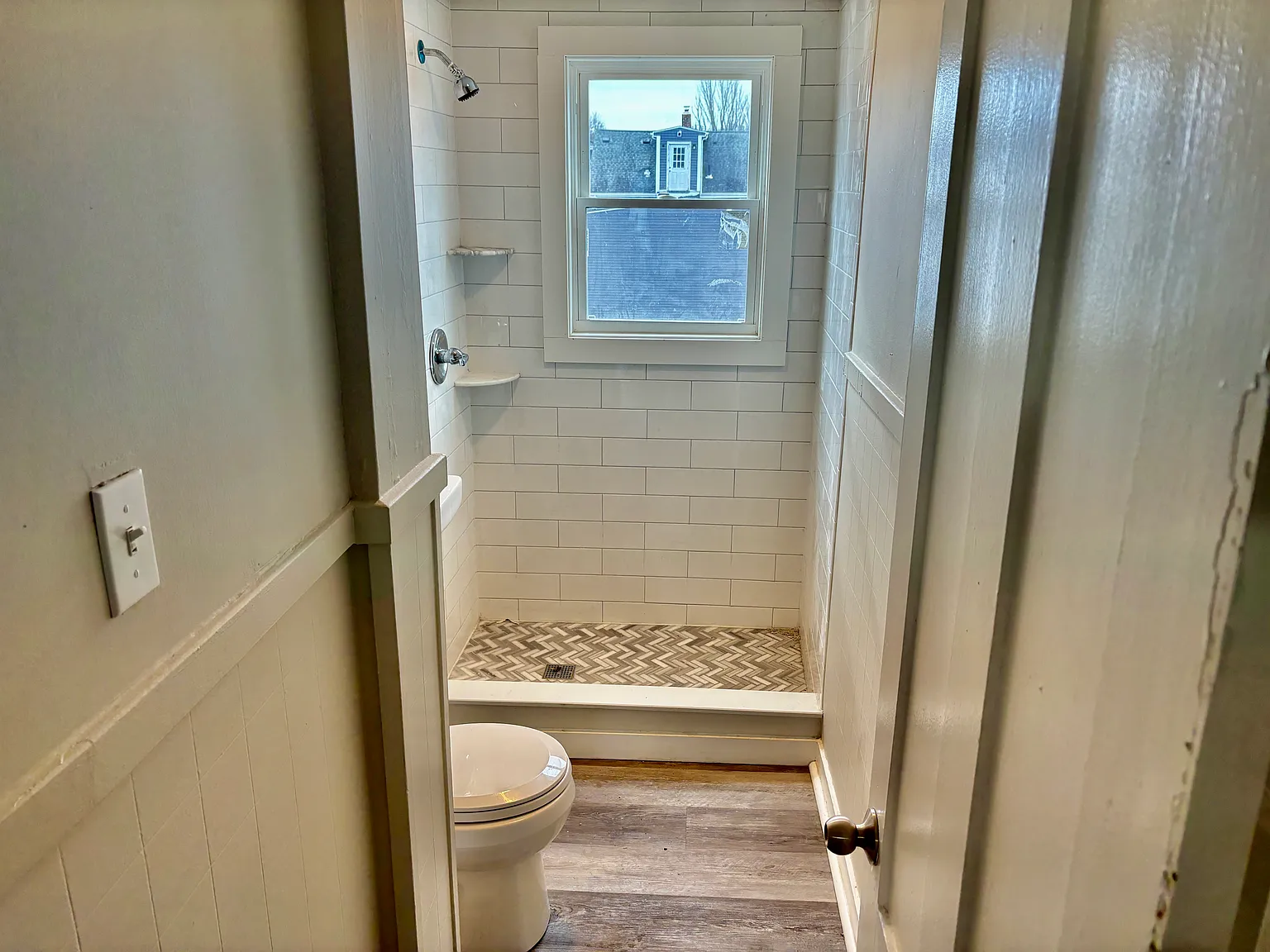 197 Rodman St Fall River, MA Two Newly Renovated Units Available Everything Included! — Photo 1