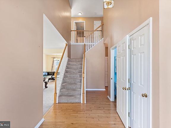 3rd image of 70 N Danbury Cir