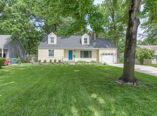2300 Somerset Dr, Prairie Village, KS 66208