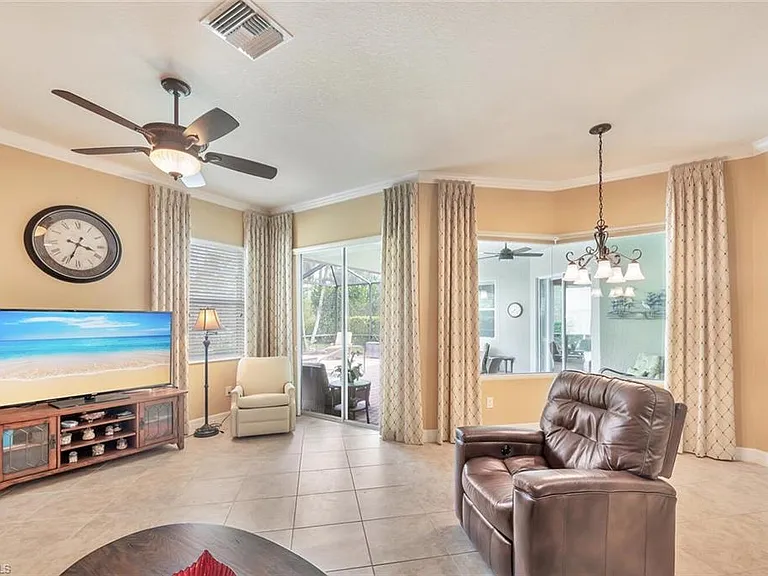21093 Torre Del Lago St — Photo 12