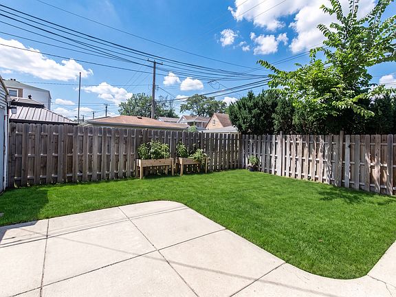 3rd image of 7414 W Devon Ave