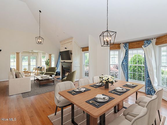 3rd image of 513 Cottage Lane