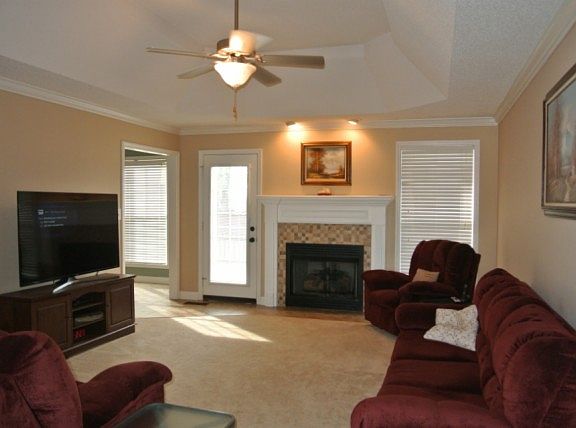 3rd image of 3923 Rhonda Ct