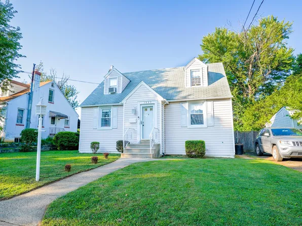1833 Solly Ave, Philadelphia, PA 19152