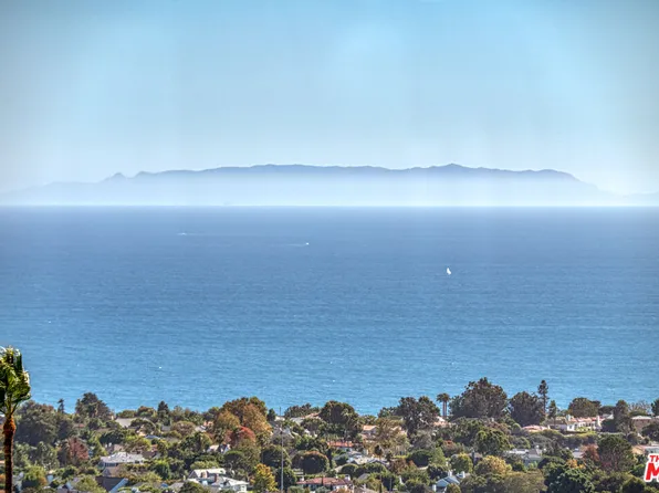 1425 Chautauqua Blvd, Pacific Palisades, CA 90272