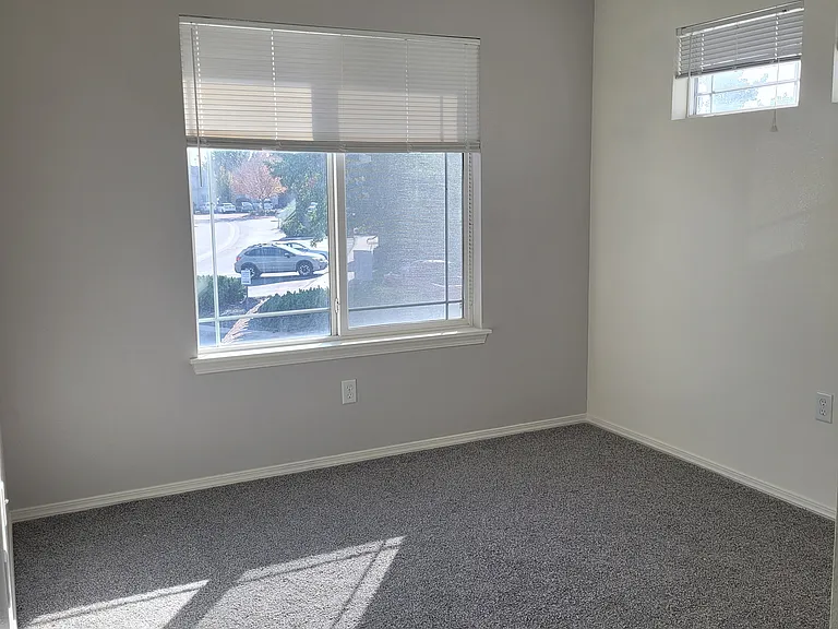 1805 E Overland Rd — Photo 7