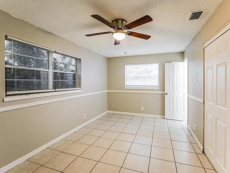 425 SW 74th Ave — Photo 8