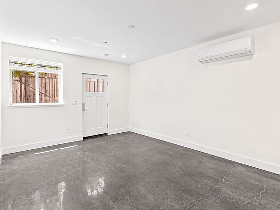 5th image of 2230A Georgia St