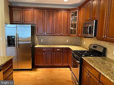 307 Carson Ter — Photo 11