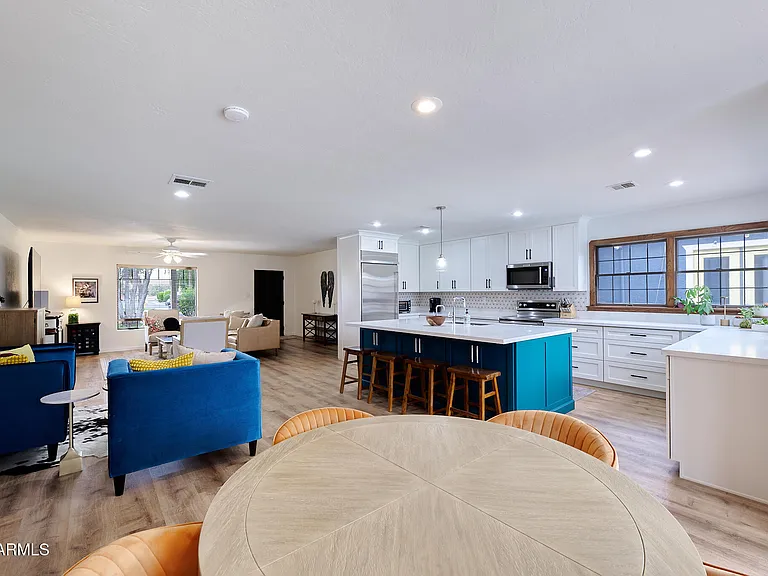 1708 E Montebello Ave — Photo 12