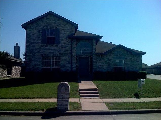 2nd image of 1944 Walden Pl