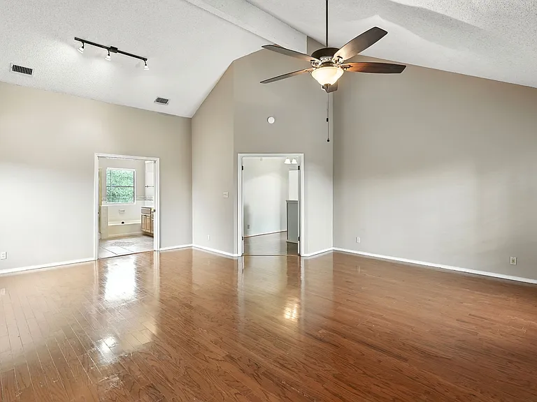 19415 Encino Smt — Photo 3