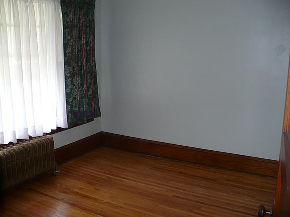3rd image of 1212 W Washington St