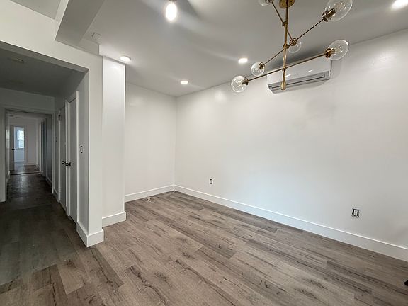 2nd image of 28 E 47th St #4