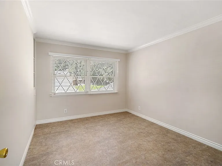 21816 Providencia St — Photo 41