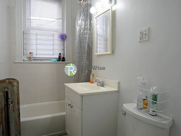 6 Camelot Ct #6 — Photo 3