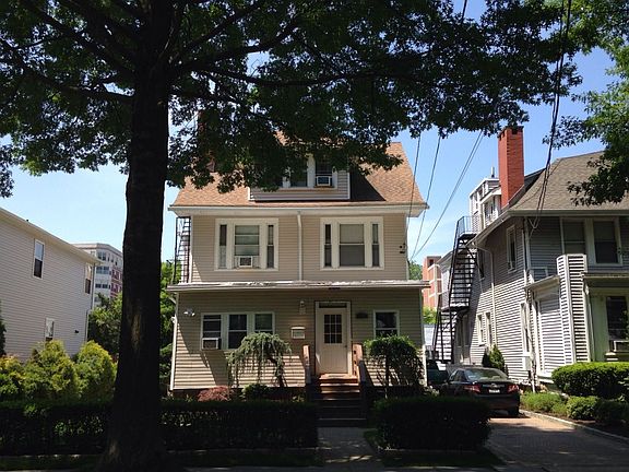 4th image of 67 Waller Ave
