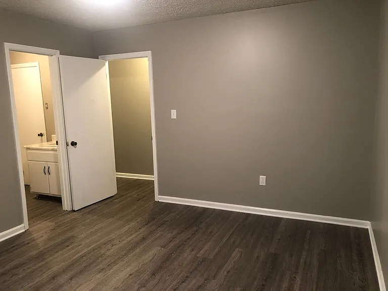 515 Chateau Dr SE — Photo 14