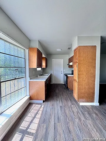 4811 Castle Strm — Photo 11