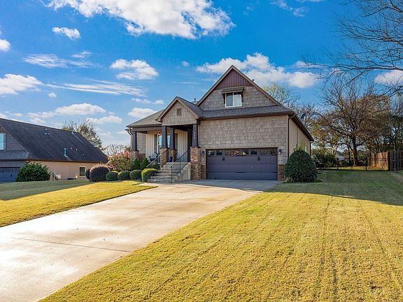 4th image of 220 Harvest Wood Ln