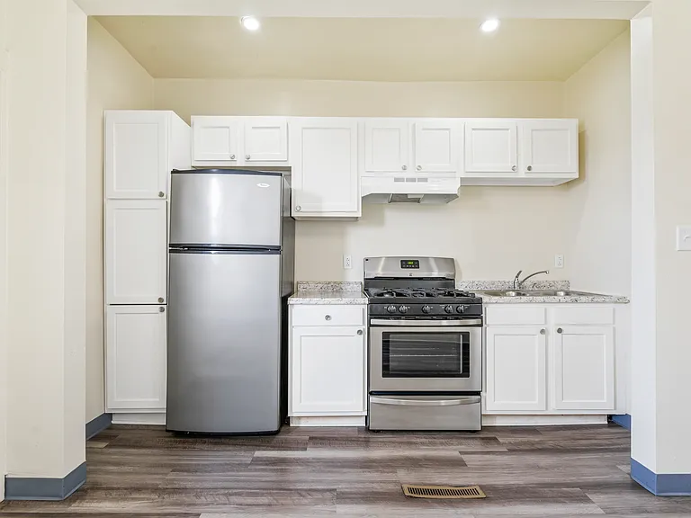 814 Summit St #1 — Photo 6