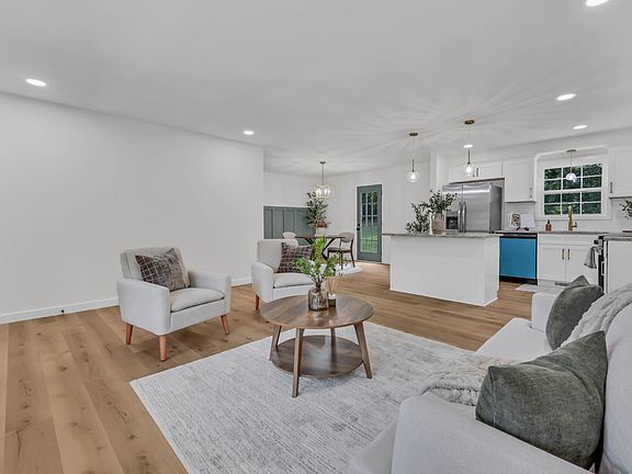 5th image of 523 Linda Ln