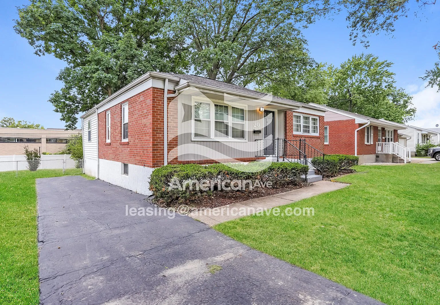 3 bed, 1.0 bath, 1086 sqft, $1,347 — Photo 2