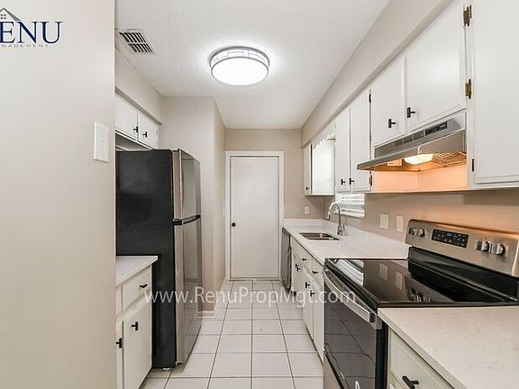4th image of 2458 E Alden Trace Blvd