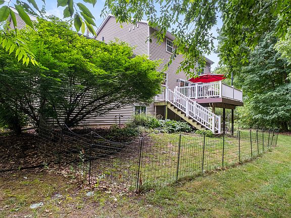 4th image of 7089 Black Forest Dr NE