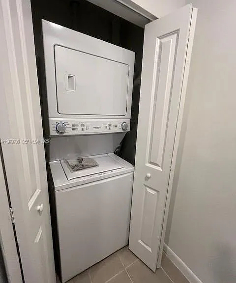 2526 Pierce St #12 — Photo 6