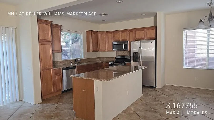 3 bed, 2.5 bath, 1666 sqft, $1,932 — Photo 2
