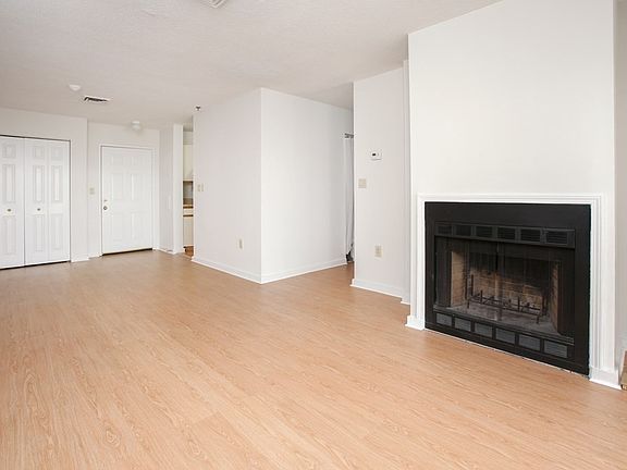 3rd image of 90 Quincy Shore Dr APT 812