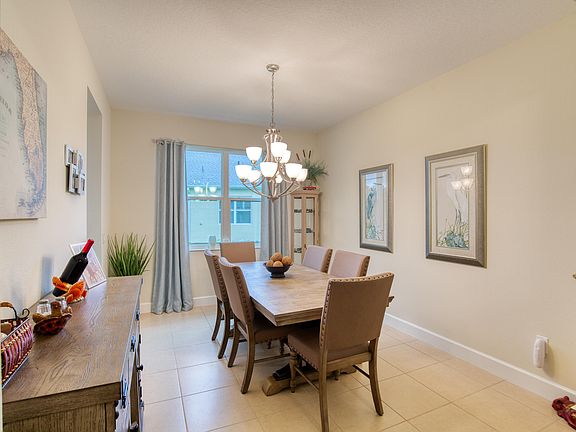 4th image of 462 Coral Reef Way
