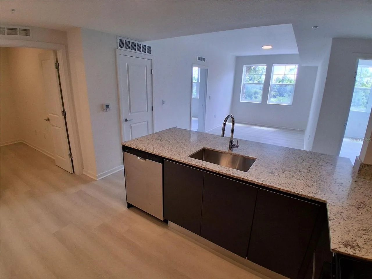 2 bed, 2.0 bath, 1023 sqft, $1,700 — Photo 4