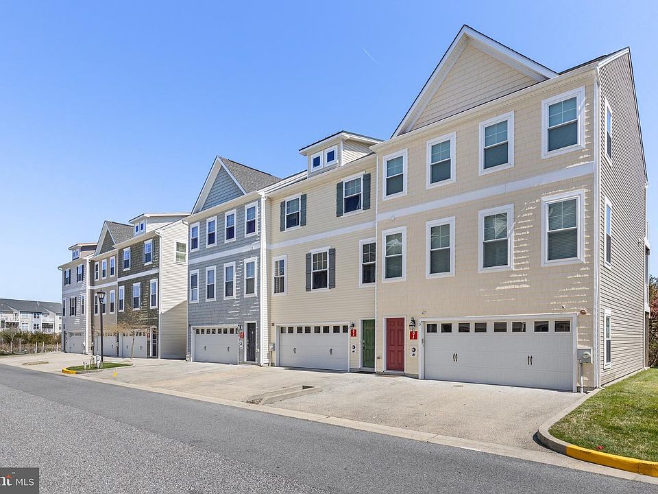 1st image of 12907 Sand Bar Ln Unit 3