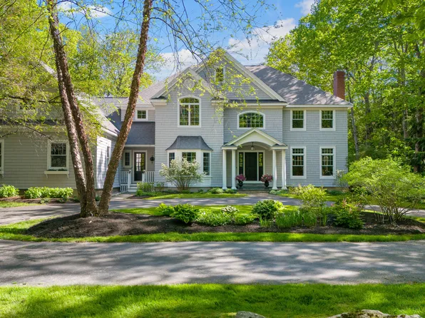 19 Preservation Drive, Falmouth, ME 04105